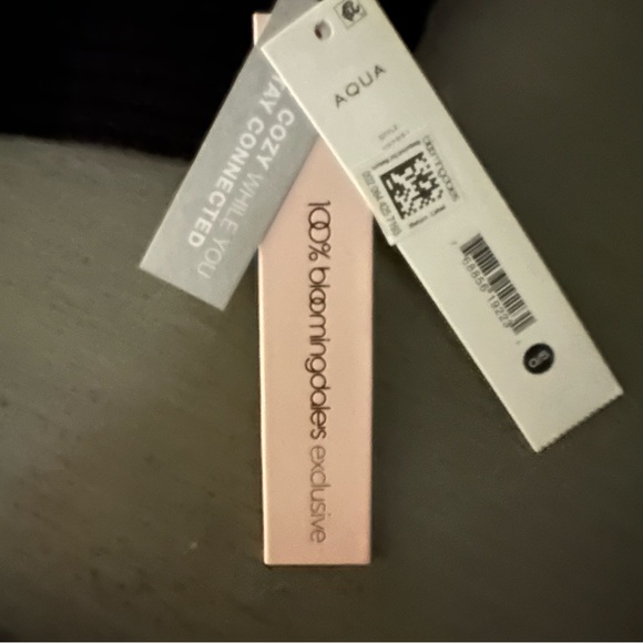 Aura for Bloomingdales Black Fingerless Knit Gloves - Picture 4 of 4